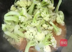 Illustration of how to make cauliflower with tomato sauce 6