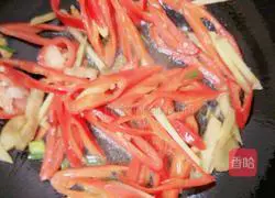 Chili Illustration of how to make fried duck kidney 5