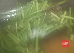 Illustration of how to make fried pork slices with garlic sprouts 5