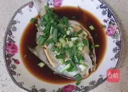 Illustration of how to make pomfret with scallion oil 5