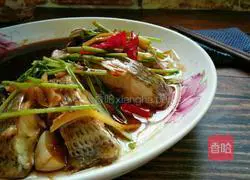 Illustration of how to make steamed yellow fin fish 11