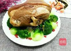 Illustration of braised elbow 9