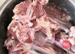 Illustration of grilled lamb chops 4