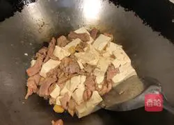 Illustration of how to make fried shredded pork with tofu 5