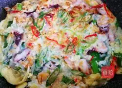 Illustration of how to make Korean seafood onion pancake 12