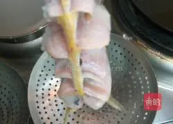 Illustration of how to make sweet and sour yellow croaker 1