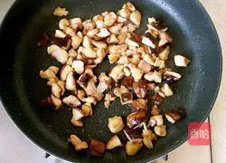 Chicken and Pumpkin Cup Illustration of how to do it 6