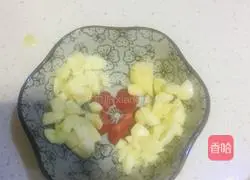 Illustration of how to stir-fry three delicacies 3