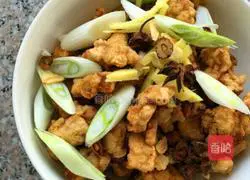 Illustration of how to make steamed crispy pork 1