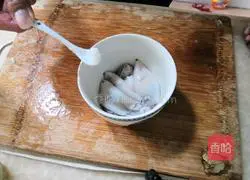 Illustration of how to make fried squid with bitter melon 3