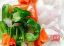 Illustration of how to stir-fry pork liver with onions 3