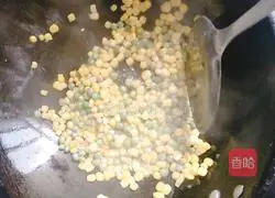 Illustration of how to make green beans, corn and fried ham 3