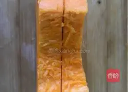 Illustration of how to make steamed pumpkin with red dates and lilies 3