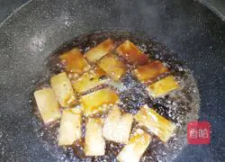 How to cook tofu with small yellow croaker Illustration 14
