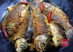 Illustration of how to cook crucian carp 14