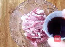 Illustration of how to make appetizing wild rice noodles 4