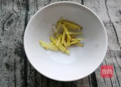 Illustration of how to cook squid and cabbage 3