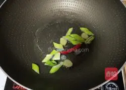 Illustration of braised chicken feet 5