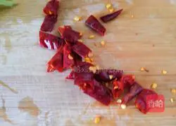 Illustration of how to make celery tofu skin 3