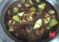 Illustration of how to make mutton stewed radish 10