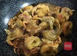 Illustration of how to make noodles with crab 10