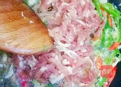 Illustration of making Sauce-flavored Pickled Pork Noodles 11