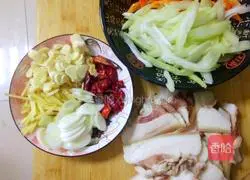 Illustration of how to make fried meat with celery 4