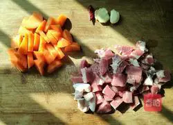 Illustration of how to make beef brisket stewed with carrots 1