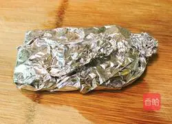 Illustration of how to make garlic grilled chicken breast 8