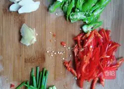 Illustration of how to make stir-fried pig ears 2