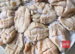 Illustration of how to steam abalone with vermicelli 5