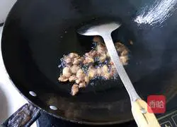 Illustration of braised duck with small potatoes 3