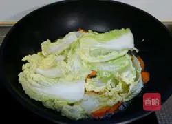 Illustration of how to make clams and baby vegetables in soup 7