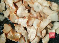 Illustration of how to cook twice-cooked pork with garlic moss 6