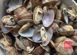 Illustration of how to make stir-fried clams 1