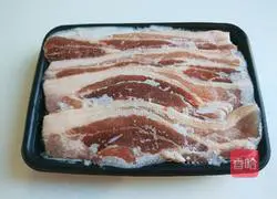 Illustration of how to make Sichuan Spicy Rice Steamed Pork 1