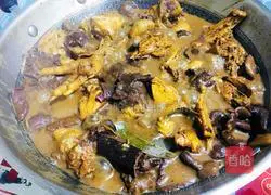 Illustration of chicken stewed with mushrooms 11