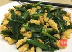 Illustration of how to make fried eggs with leeks 12