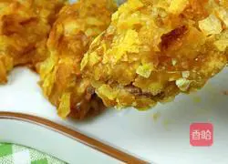 Illustration of how to make golden and fragrant chicken wings with potato chips 10