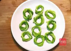 Illustration of how to make meat stuffed with garlic moss 7