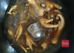 Illustration of braised chicken feet 8