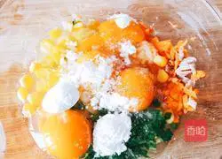 Illustration of how to make colorful egg rolls 4