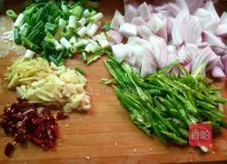 Illustration of how to make spicy crayfish 5