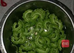 Bitter Melon Scrambled Egg Recipe Illustration 2