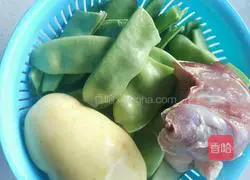 Illustration of how to make potatoes and beans and beans stewed in oil 1