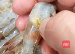 Illustration of braised prawns in oil 4