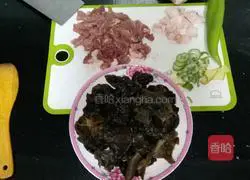 Illustration of how to make fried fungus with meat 1