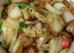 Illustration of how to stew vermicelli with pork, cabbage and vermicelli 5