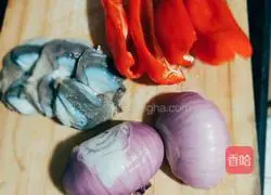 Illustration of how to make fried chicken gizzards with onions 1