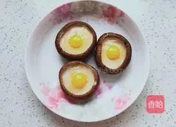 Illustration of how to steam quail eggs with mushrooms 4